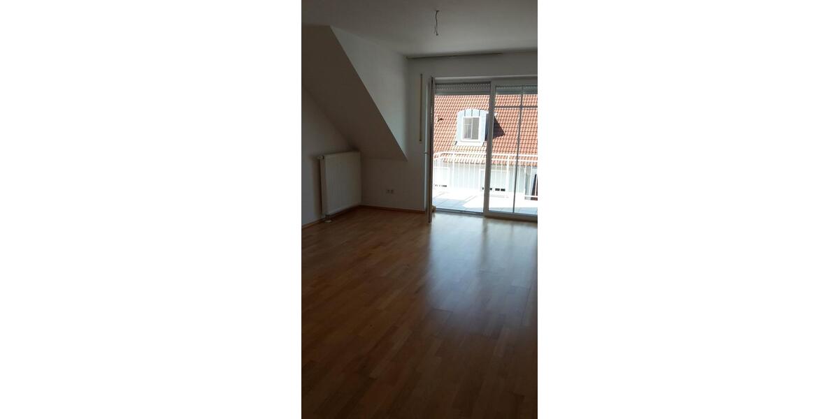 Dachgeschoßwohnung Beilngries - 3 Zimmer, 73 m&sup2;, 800&euro; | Angebot:26366345