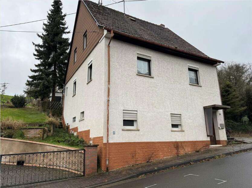 Haus zum Kaufen in Bosenbach 60.000 € 128 m²