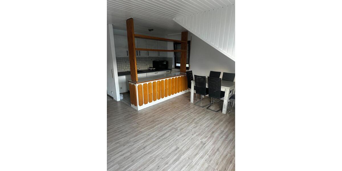 Dachgeschoßwohnung Rottenburg am Neckar - 2.5 Zimmer, 60 m&sup2;, 220.000&euro; | Angebot:23714041