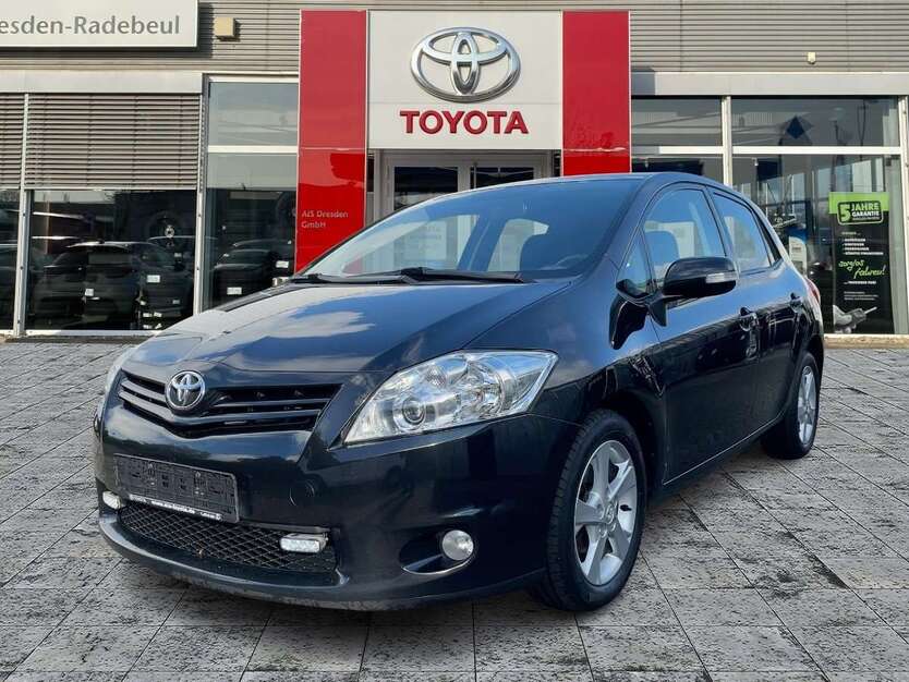 Toyota Auris 212.228 km 4.390 € Dresden 01139