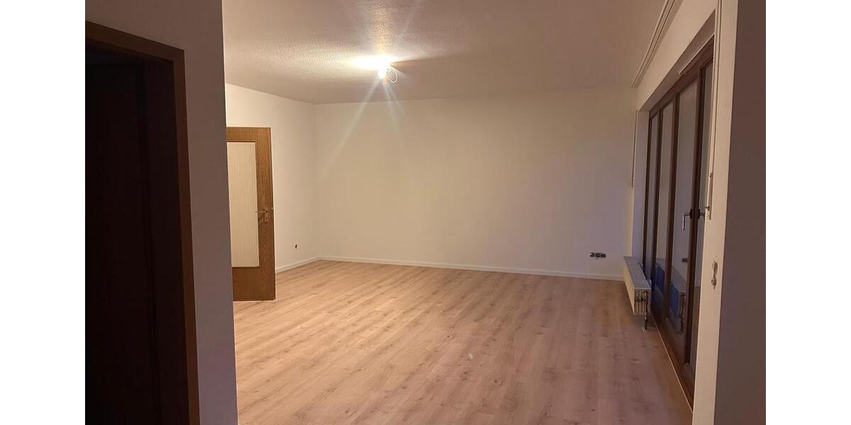 Schöne sanierte Wohnung in Kreuzau mit Balkon und Parkplatz 3 zimmer