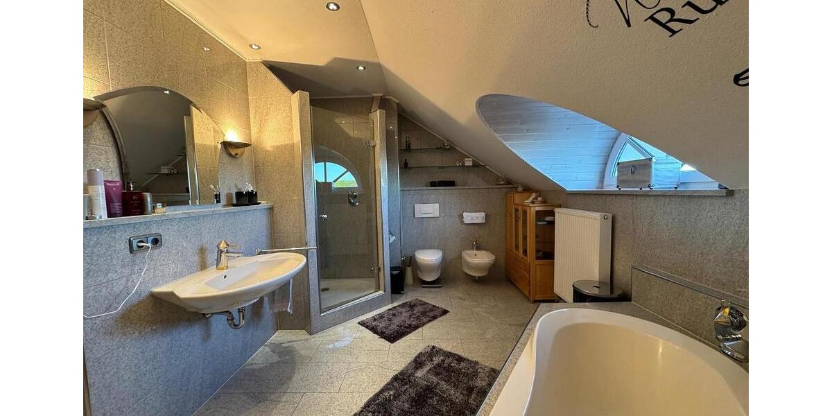 Einfamilienhaus Amberg - 5 Zimmer, 205 m&sup2;, 1.850&euro; | Angebot:26095014