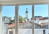 Erstbezug: Großzügige, helle Wohnung mit Balkon im Zentrum