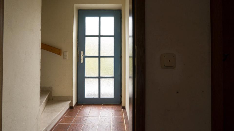 Erdgeschoßwohnung Bernried - 4 Zimmer, 127 m&sup2;, 250.000&euro; | Angebot:27010016