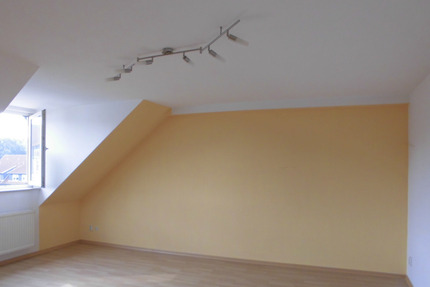 1-Raum Dachgeschoßwohnung mit Einbauküche zu vermieten!