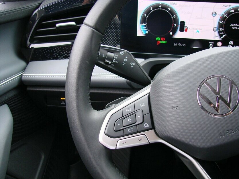 Passat Variant 1.5eTSI Business 360° IQ.DRIVE ACC