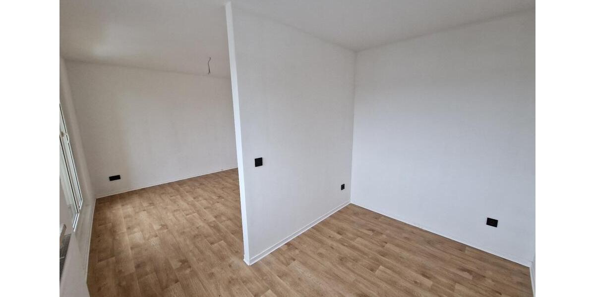 Etagenwohnung Gräfenhainichen - 5 Zimmer, 104 m&sup2;, 807&euro; | Angebot:24688996