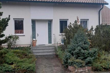 Haus Dessau-Roßlau Brambach - 7 Zimmer, 164 m&sup2;, 1.600&euro; | Angebot:25025192