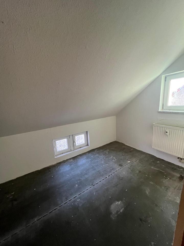Helle 3-Zimmer-Dachgeschoßwohnung (ca. 80 m²) in Bralitz