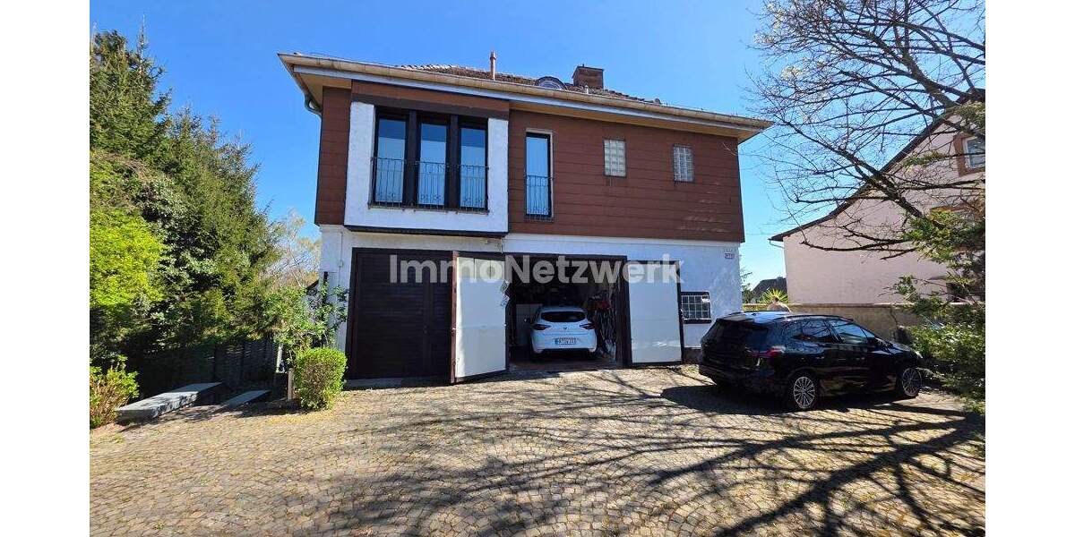 Familientraum in Neunkirchen: 205 m² Zweifamilienhaus mit Garten, Sauna, Loggia und Wintergarten. 8 zimmer