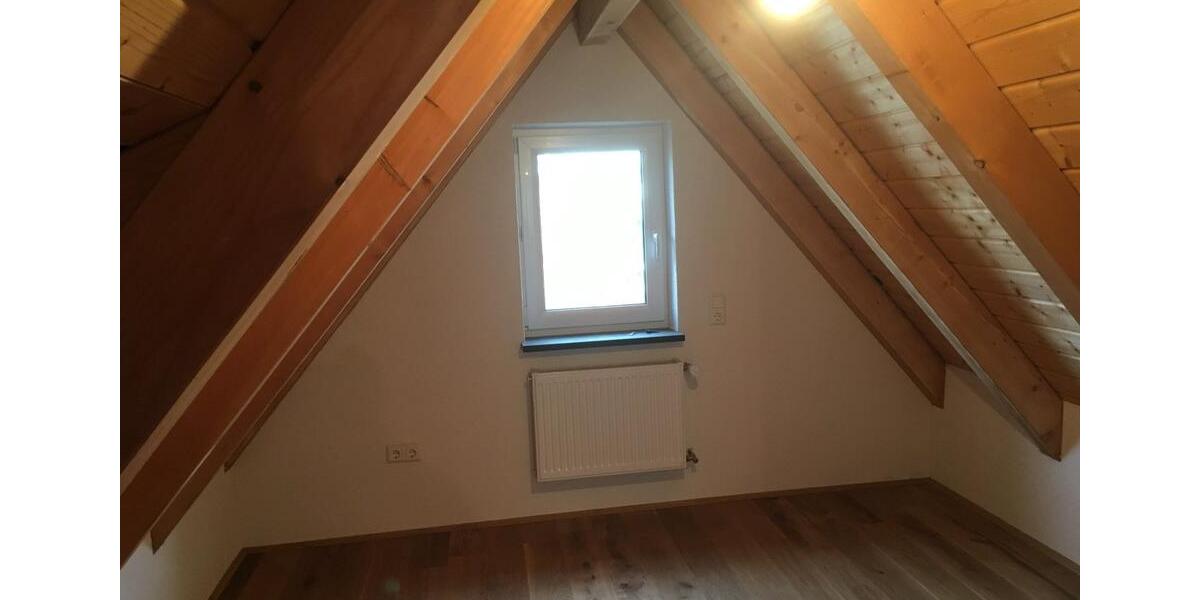 Dachgeschoßwohnung Uhingen - 2 Zimmer, 70 m&sup2;, 800&euro; | Angebot:26267591