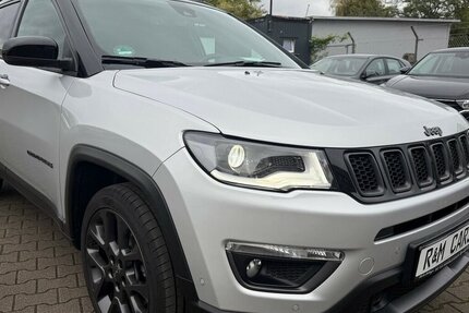 Jeep Compass S FWD/150PS/Leder/Navi/TopZustand/19Zoll 97.100 km 17.490 € Frankfurt 60386