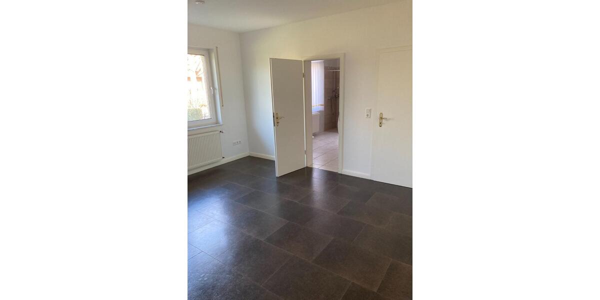 Helle, großzügige Erdgeschosswohnung mit Garten 3 zimmer