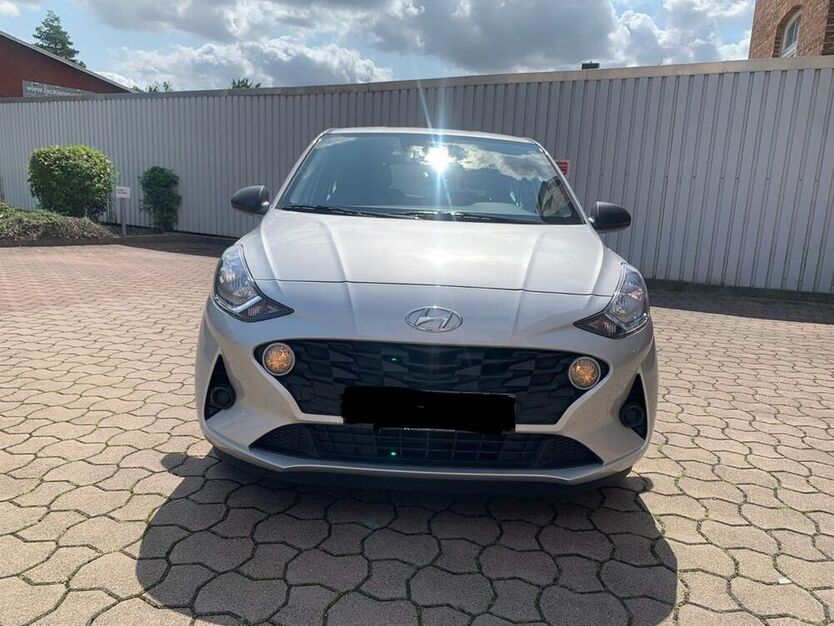 i10
