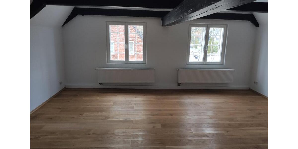 Dachgeschoßwohnung Husum - 3 Zimmer, 95 m&sup2;, 780&euro; | Angebot:26415327