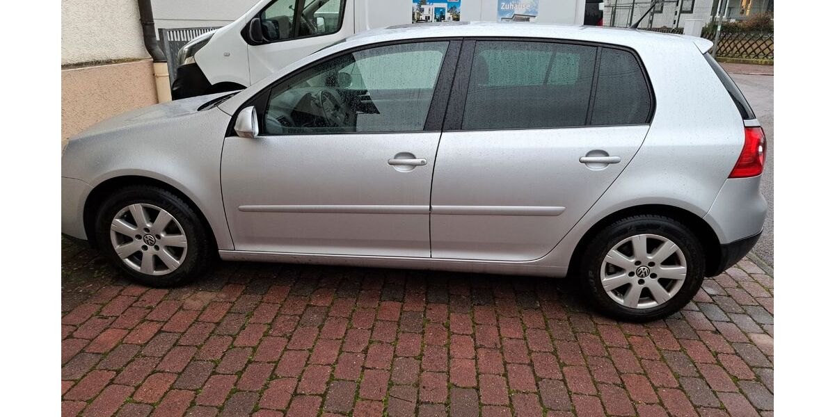 VW Golf 161.000 km 5.900 &euro; Löchgau 74369