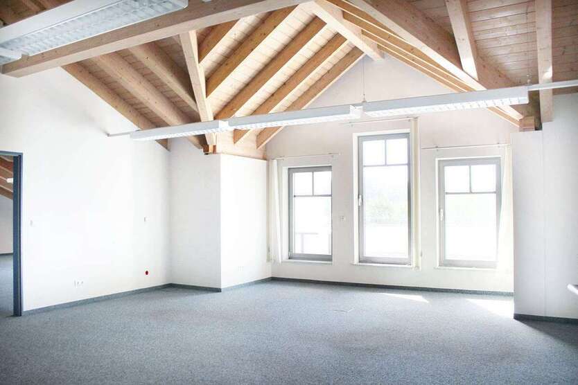 Büro in Burgkirchen 660 € 102 m² zimmer
