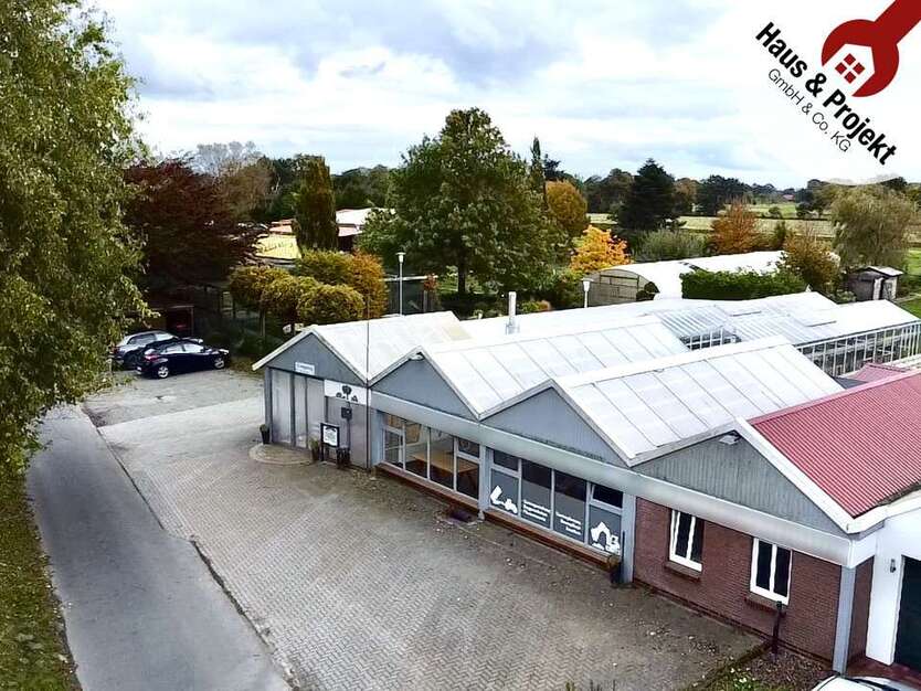 Halle in Esens 1.100 € 241 m²