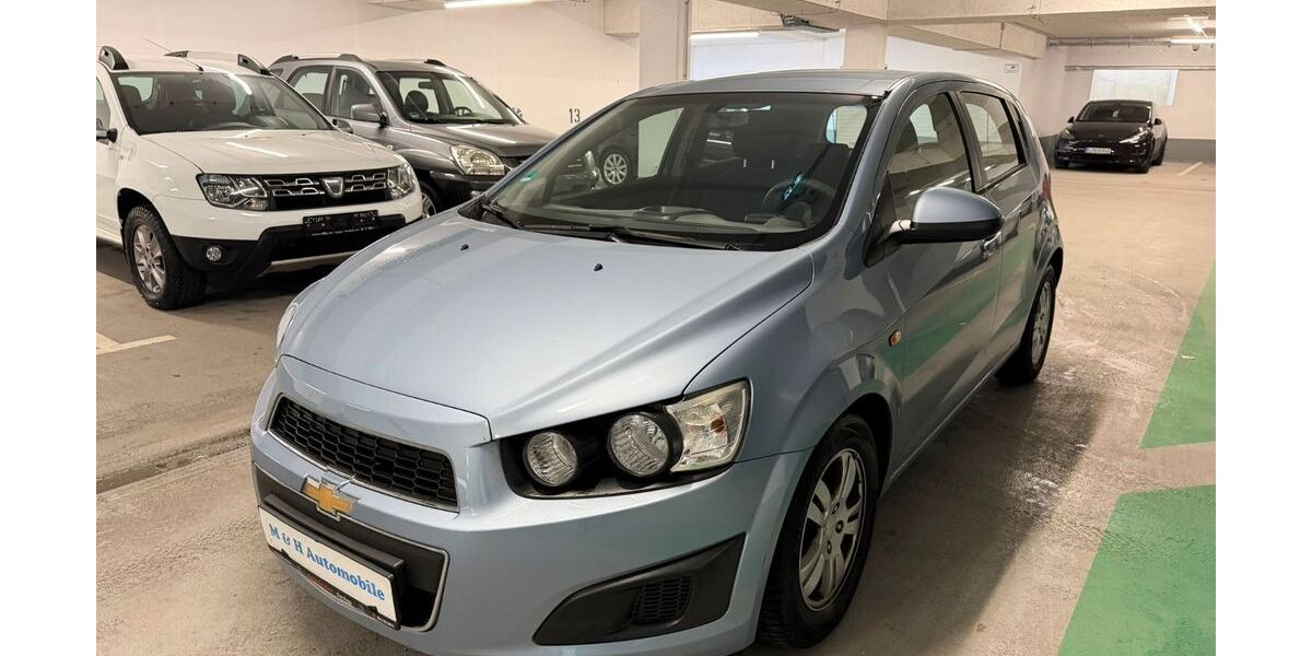 Chevrolet Aveo 111.910 km 1.999 &euro; München 81825