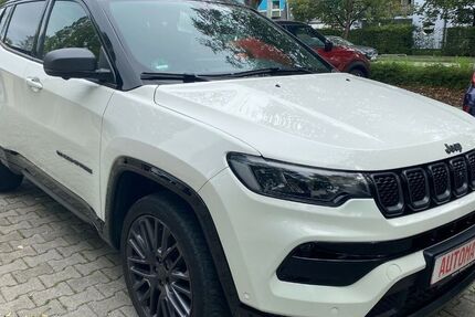 Jeep Compass 41.001 km 18.900 &euro; München 80993