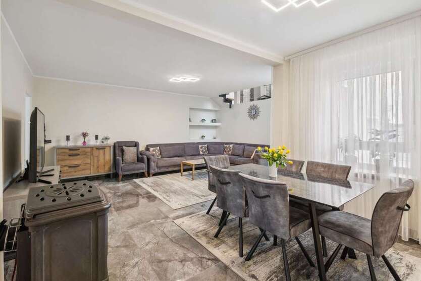 Haus zum Kaufen in Kaiserslautern 479.000 € 200 m²
