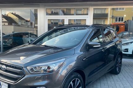 Ford Kuga 49.830 km 16.900 € Speyer 67346