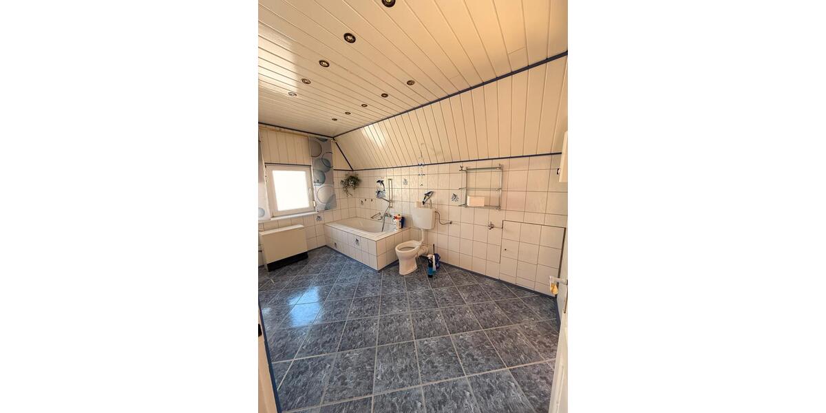 Einfamilienhaus Fritzlar - 5 Zimmer, 123 m&sup2;, 240.000&euro; | Angebot:26940673