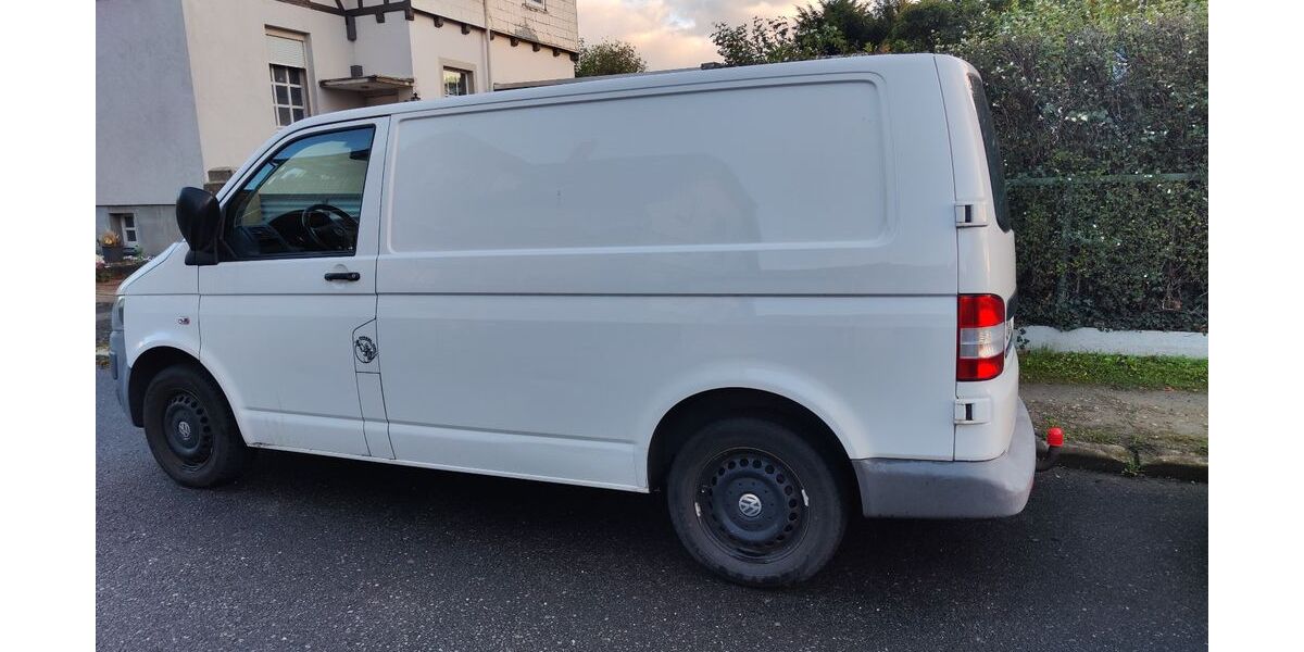 VW T5 Transporter 352.000 km 5.900 € Ilsede 31241