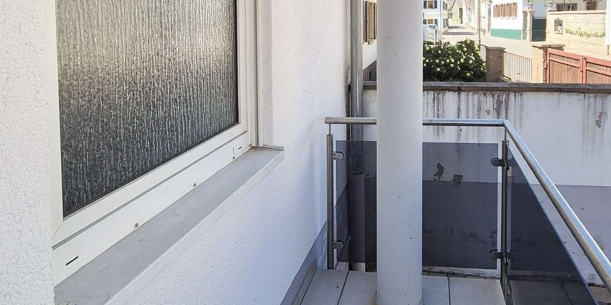 Lichtdurchflutete 2-Zimmer-Wohnung mit Balkon & Stellplatz in Kallstadt–Eigennutzung oder Vermietung - Erdgeschoßwohnung Kallstadt | Angebot:27091559