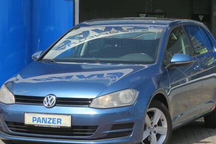 VW Golf 124.000 km 10.850 € Weimar 99425