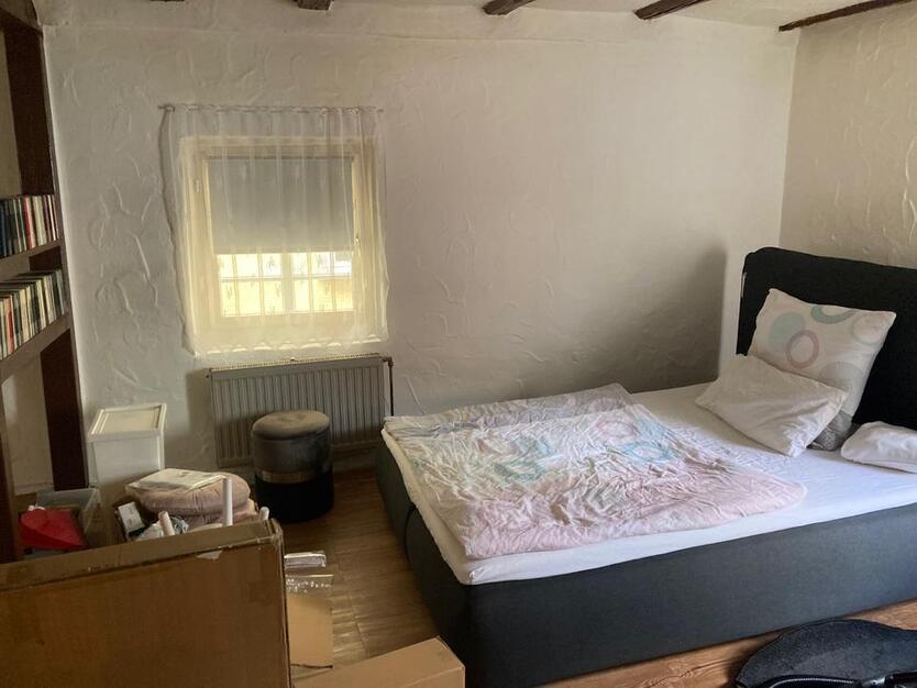 Von privat: 1 12 Zimmerwohnung in historischem Haus in Esslingen zimmer