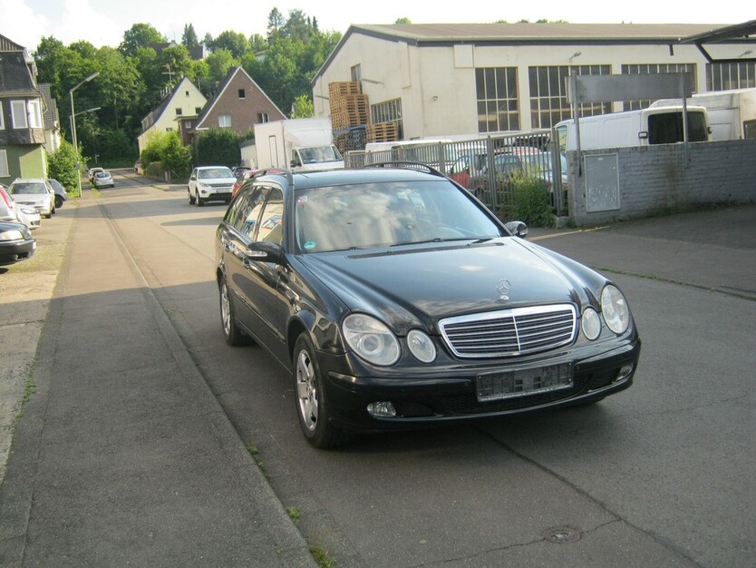 Mercedes-Benz E 220 CDI 288.000 km 1.999 € Bergneustadt 51702