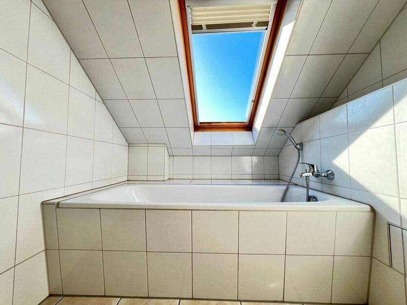 Exklusive 3-Raum Maisonette-Dachgeschoßwohnung im beliebten Gebiet Schloßchemnitz
