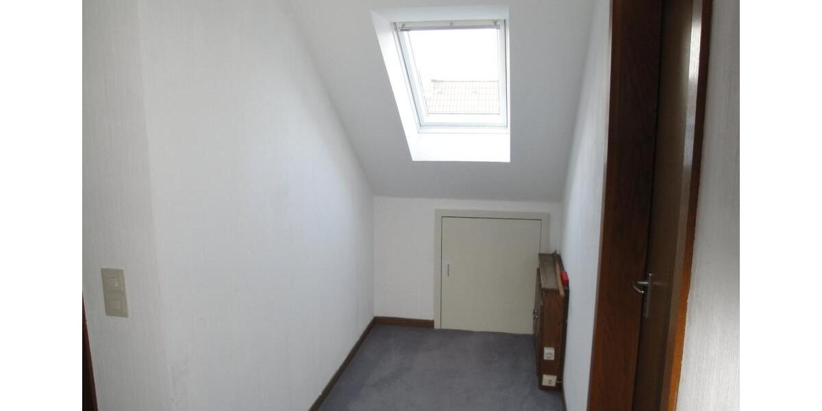 Dachgeschoßwohnung Braunschweig Südstadt- Rautheim- Mascherode - 3 Zimmer, 74 m&sup2;, 600&euro; | Angebot:26399675