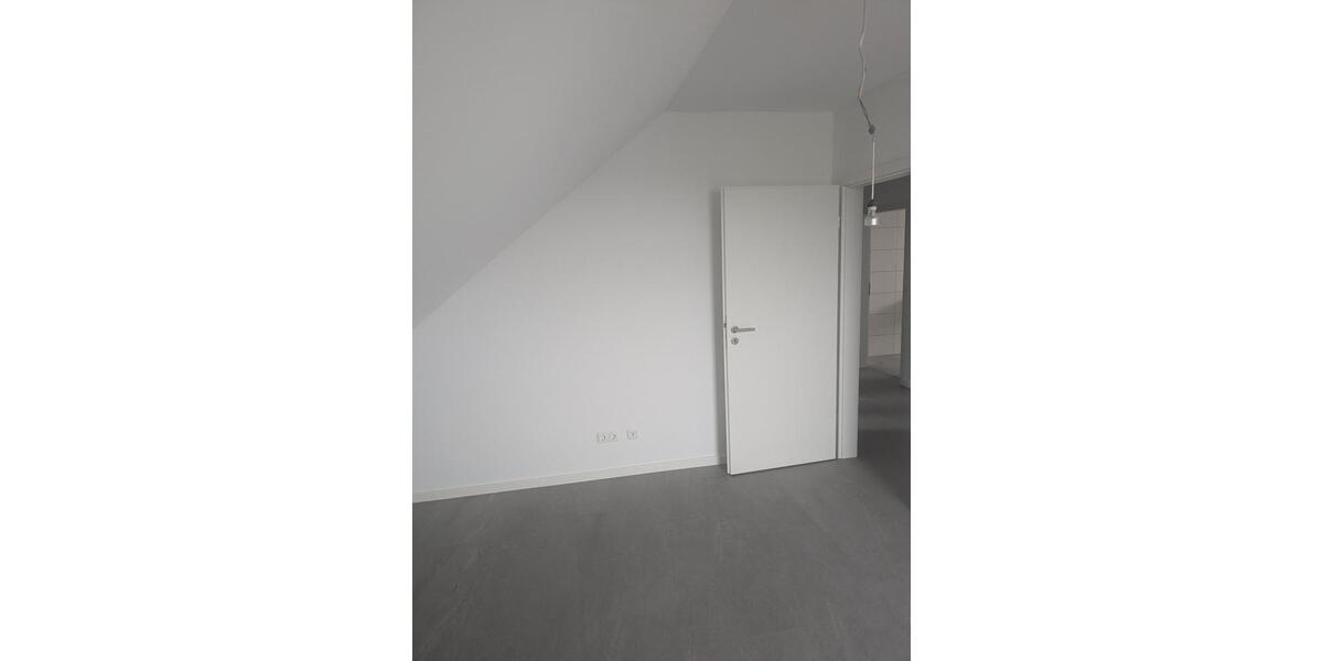 Etagenwohnung Nauheim - 5 Zimmer, 140 m&sup2;, 1.650&euro; | Angebot:25536017