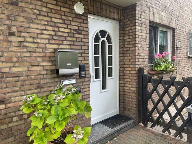 Haus zum Kaufen in Duisburg 369.000 € 186 m²