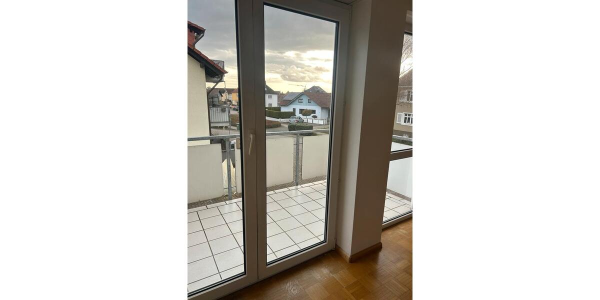 Etagenwohnung Linkenheim-Hochstetten Hochstetten - 3 Zimmer, 84 m&sup2;, 1.000&euro; | Angebot:25965672