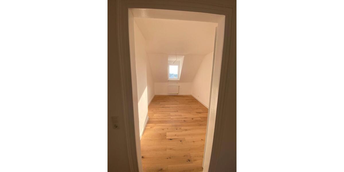 Dachgeschoßwohnung Koblenz - 4 Zimmer, 96 m&sup2;, 1.259&euro; | Angebot:26536288