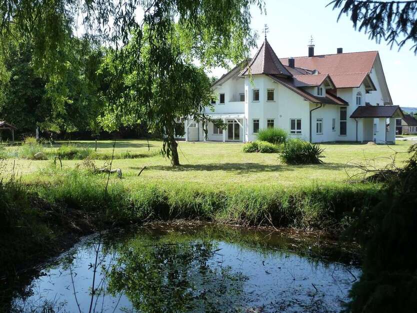 Haus zum Mieten in Ochsenhausen 4.150 € 521 m² 11 zimmer