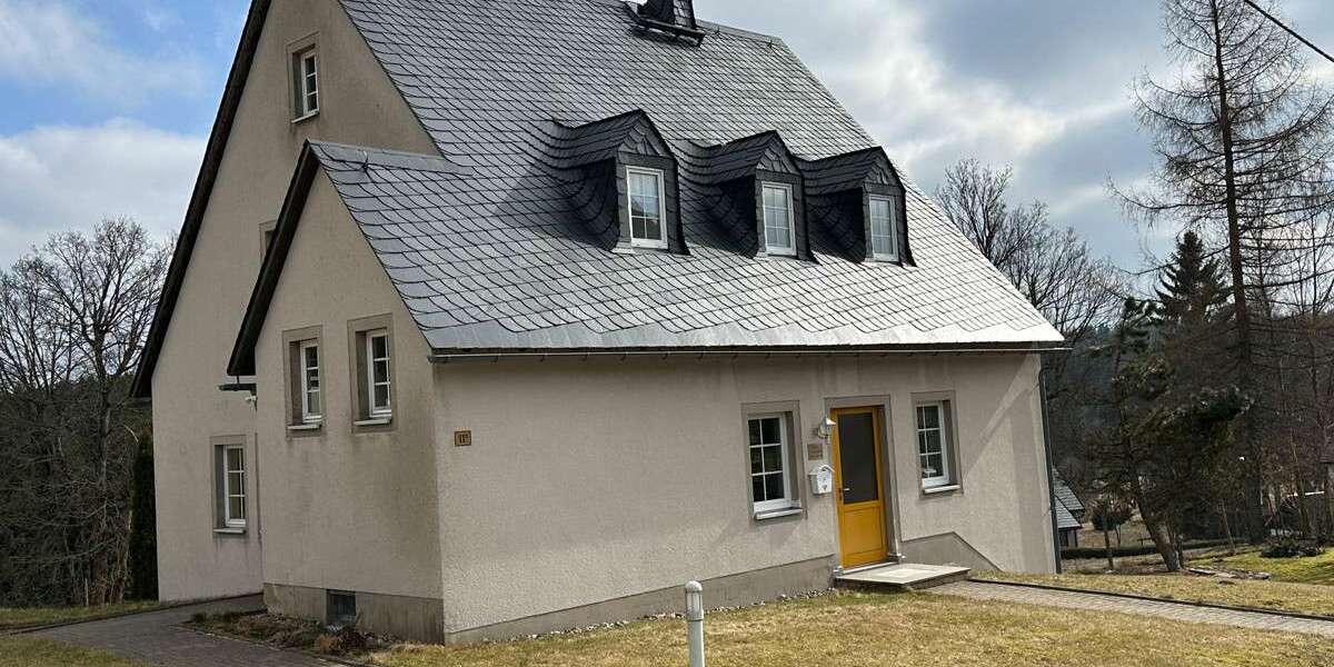 Haus zum Kaufen in Marienberg Reitzenhain 180.000 € 159.98 m² 10 zimmer