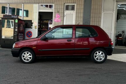 Renault Clio 140.000 km 1.400 &euro; Stuttgart 70567