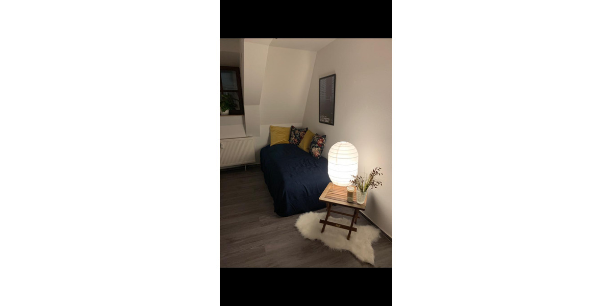 Dachgeschoßwohnung Querfurt - 5 Zimmer, 146 m&sup2;, 990&euro; | Angebot:25390515