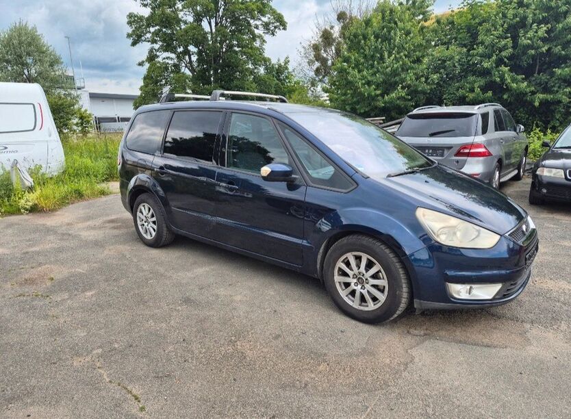 Ford Galaxy 257.000 km 2.500 € Pirna 01796