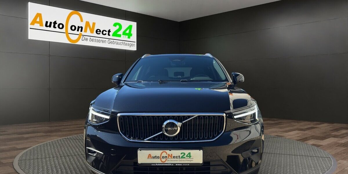 Volvo XC40 B3 Core 2WD *DKG/AHK/LED/SHZG/Kamera/ACC/PDC* 6.934 km 31.990 &euro; Bamberg 96052