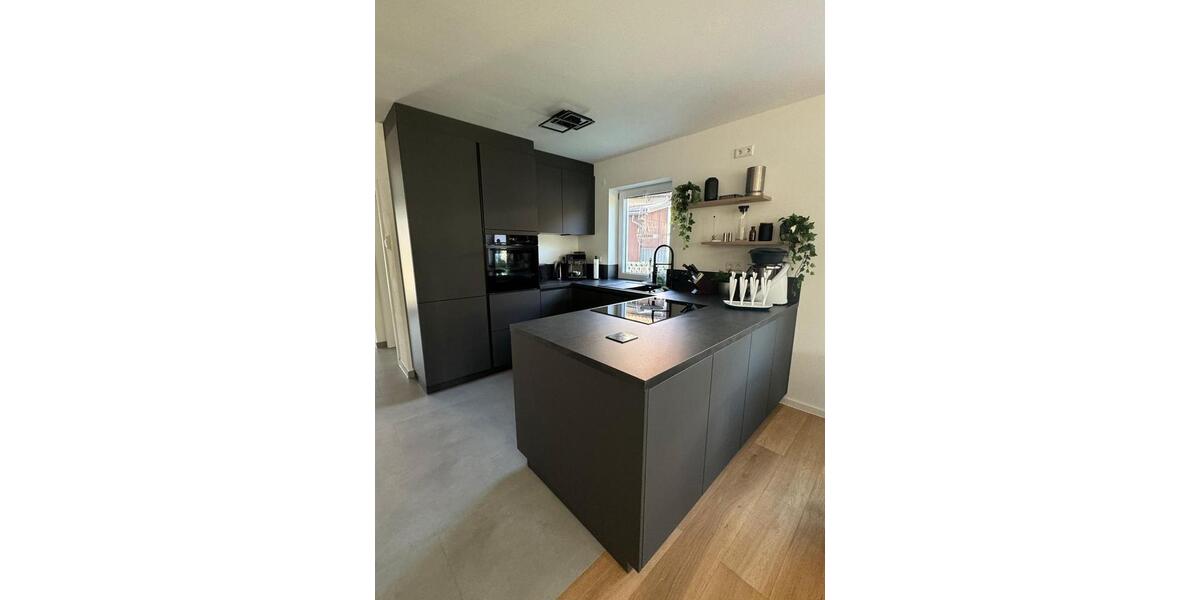 Reihenhaus Zeitlarn - 9 Zimmer, 150 m&sup2;, 2.250&euro; | Angebot:26703963