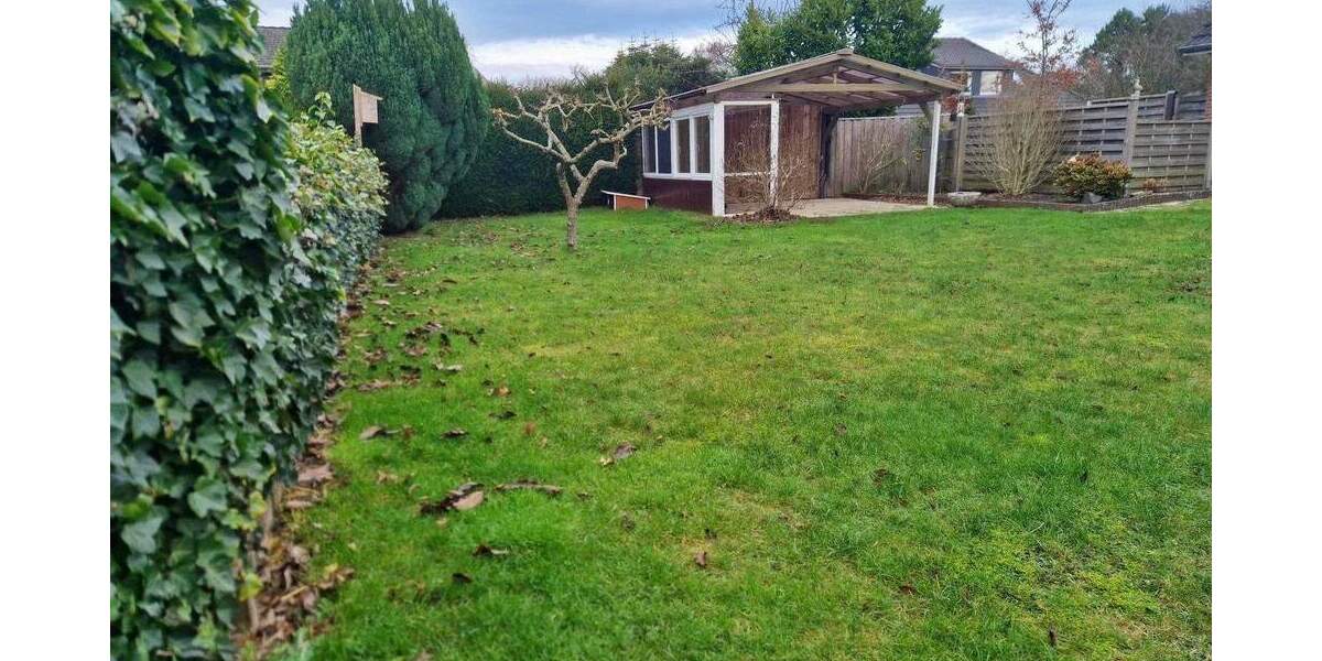 Großzügiges Einfamilienhaus mit separater Einliegerwohnung und reizvollem Ausblick in Richtung Meer 7 zimmer