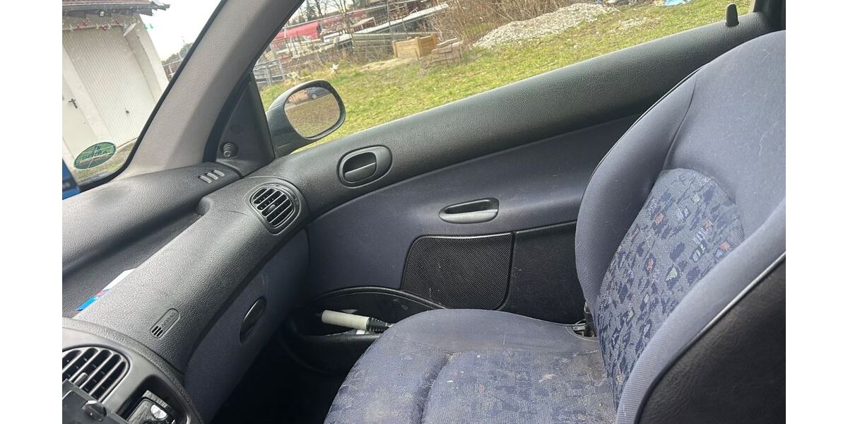 Peugeot 206 135.000 km 1.500 &euro; Paderborn 33104
