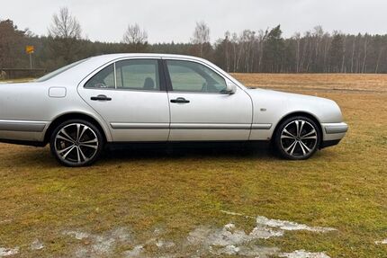 Mercedes-Benz E 200 255.000 km 1.999 &euro; Wusterwitz 14789