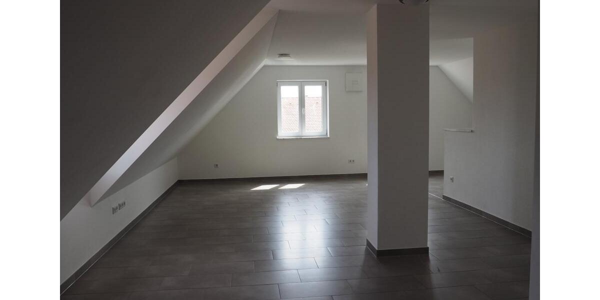 Helle, moderne Dachgeschosswohnung in Lupburg 2 zimmer