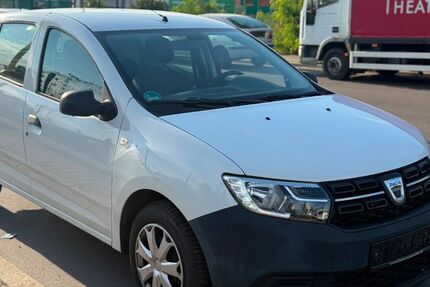 Dacia Sandero 184.325 km 2.999 &euro; Berlin 13597